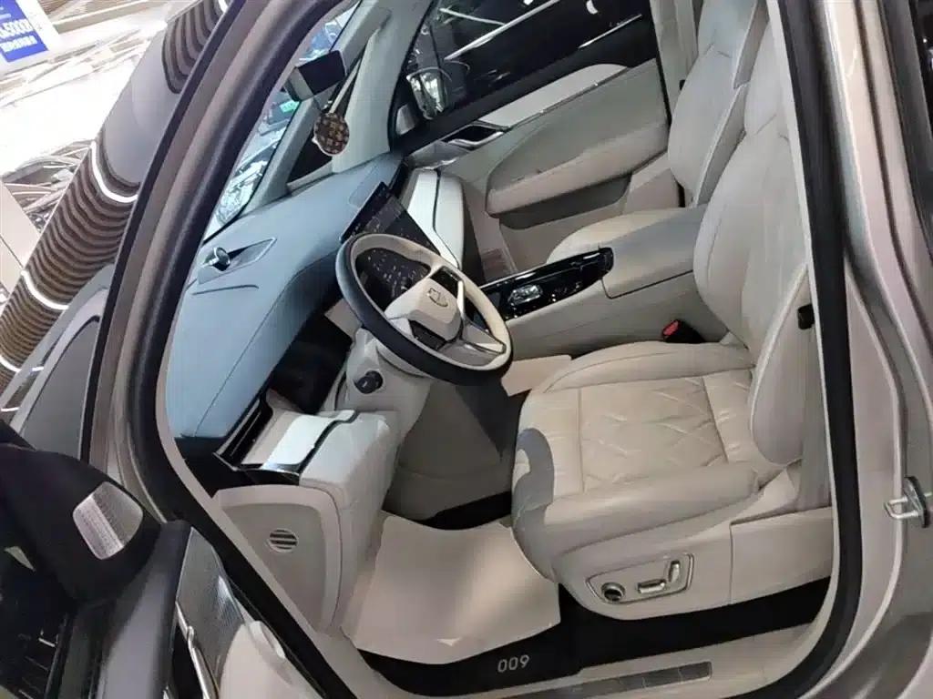 Volvo EM90 2025 Ultra 6-seater — миниатюра 15