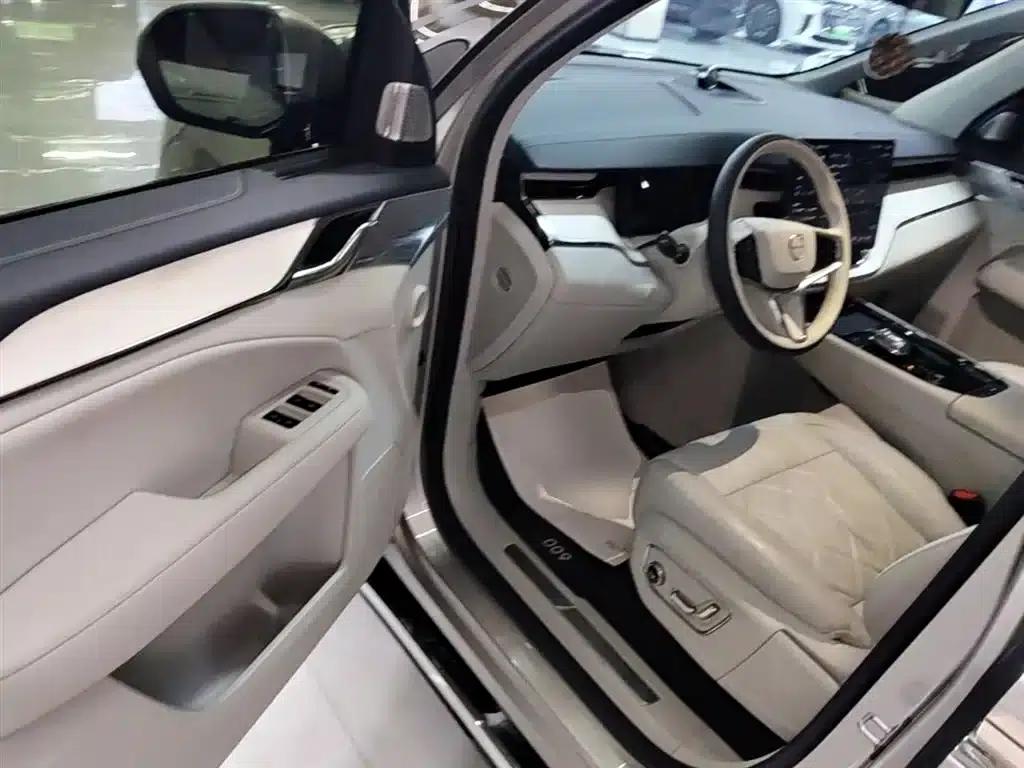 Volvo EM90 2025 Ultra 6-seater — миниатюра 16
