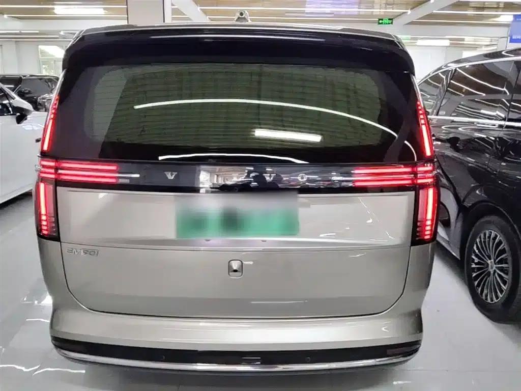 Volvo EM90 2025 Ultra 6-seater — миниатюра 6