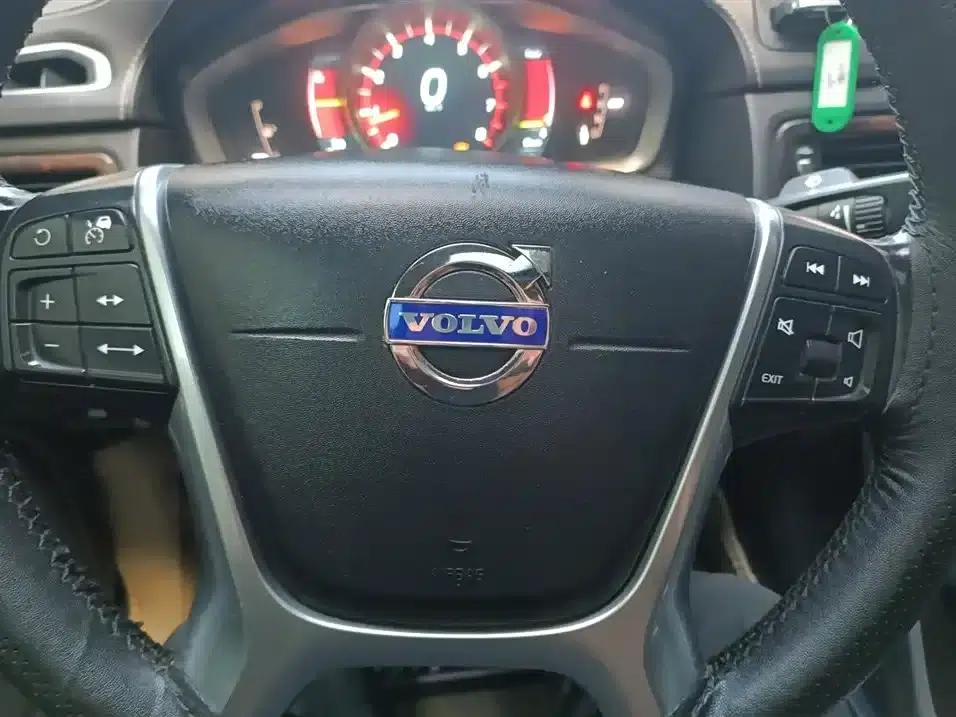 2014 Volvo S80L 2.0T T5 Inscription Executive Edition — миниатюра 18