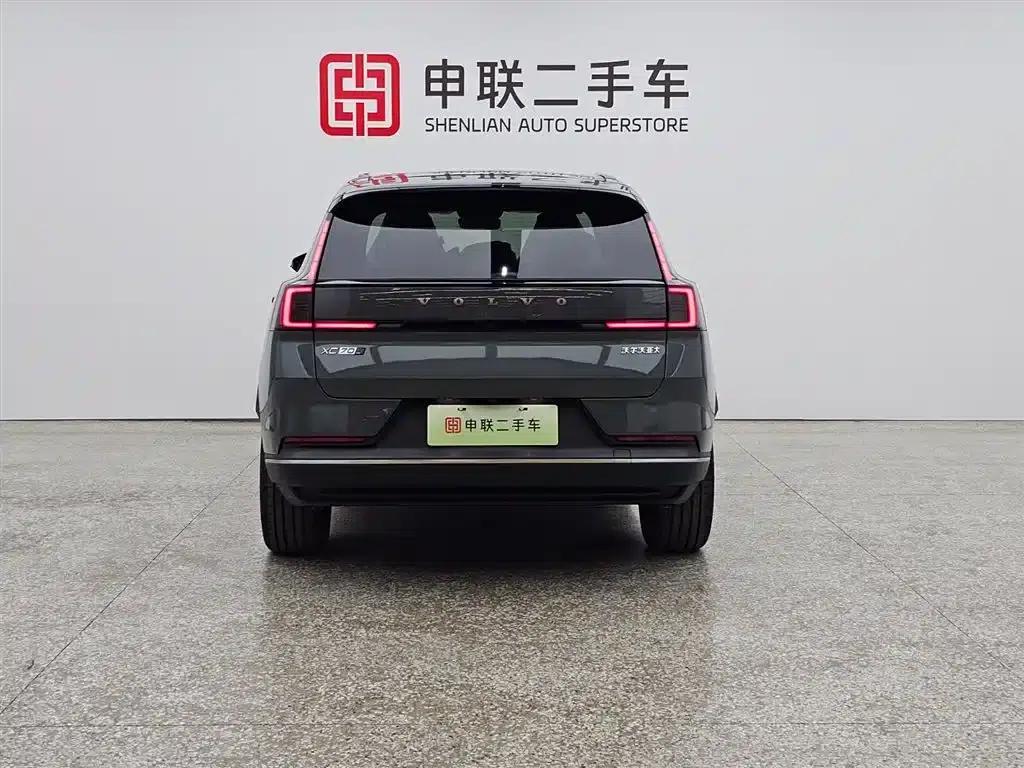 2026 Volvo XC70 Plug-in Hybrid, All-Wheel Drive, Long Range Core — миниатюра 12