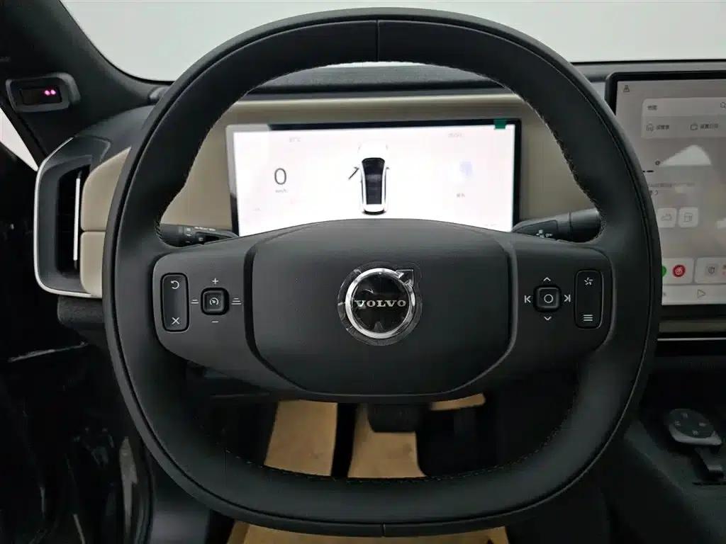 2026 Volvo XC70 Plug-in Hybrid, All-Wheel Drive, Long Range Core — миниатюра 7