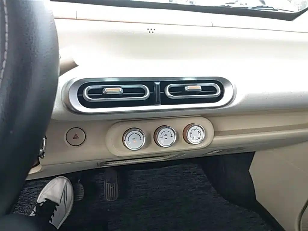 Hongguang MINIEV 2024 Third Generation 215km/h Youth Edition — миниатюра 13