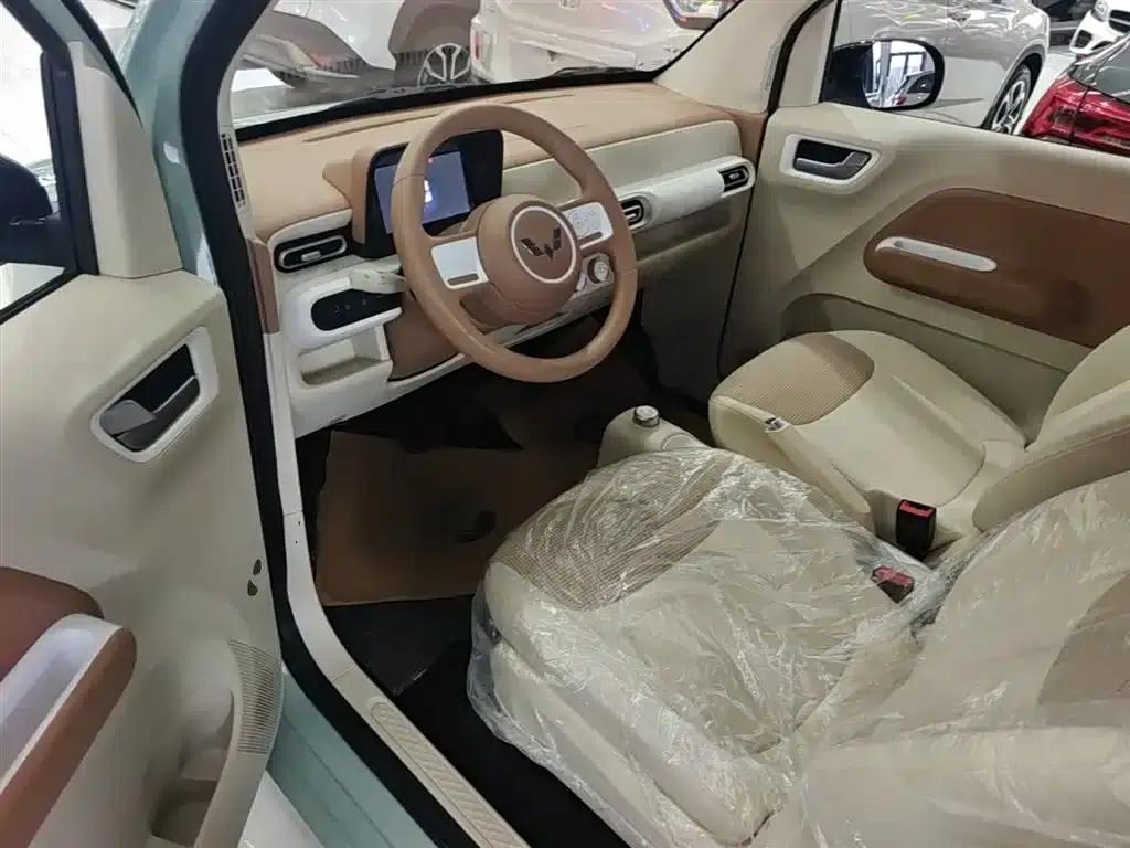 Hongguang MINIEV 2024 Third Generation 215km/h Youth Edition — миниатюра 16