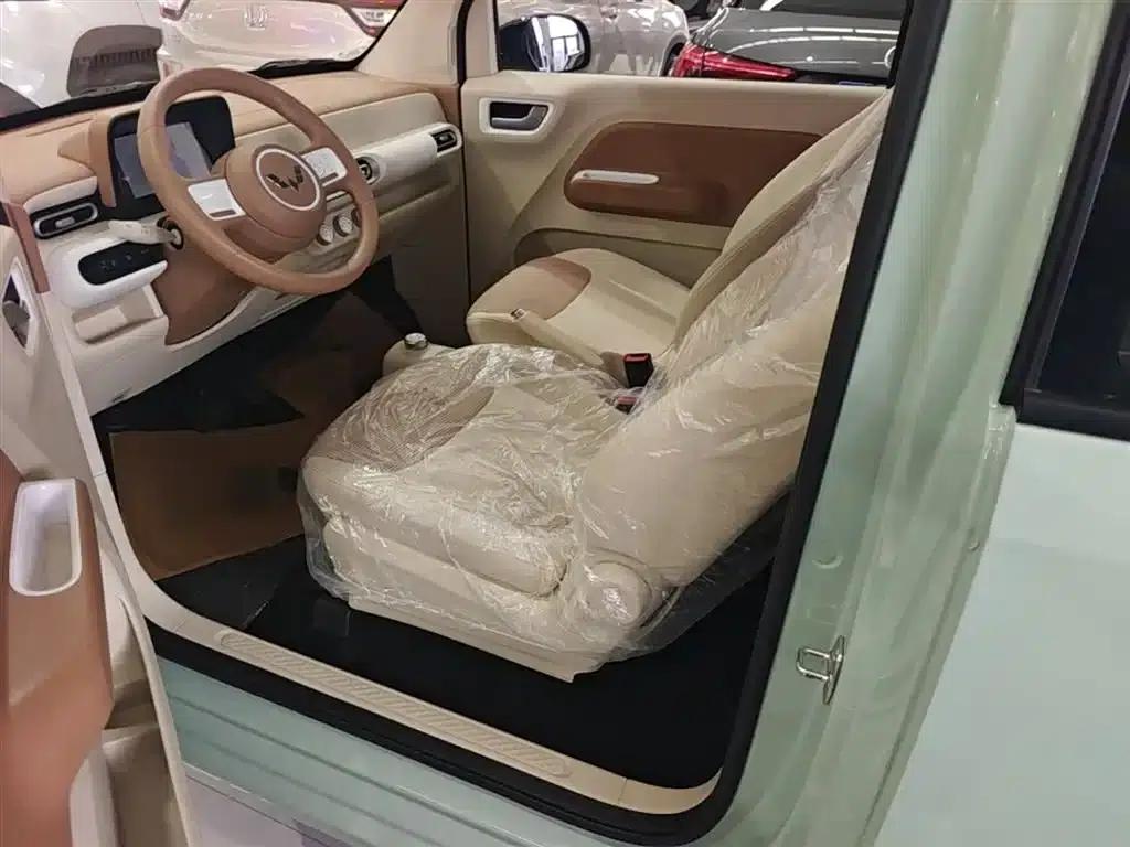 Hongguang MINIEV 2024 Third Generation 215km/h Youth Edition — миниатюра 17
