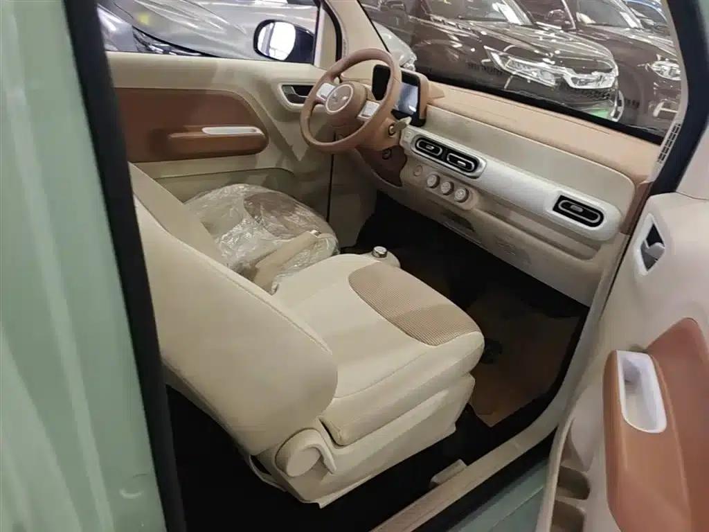 Hongguang MINIEV 2024 Third Generation 215km/h Youth Edition — миниатюра 25