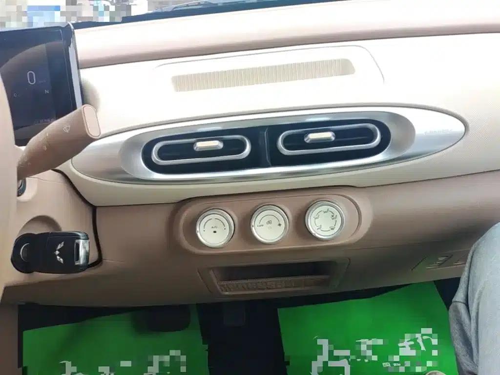 Hongguang MINIEV 2025 Fourth Generation Four-Door Advanced Model — миниатюра 13