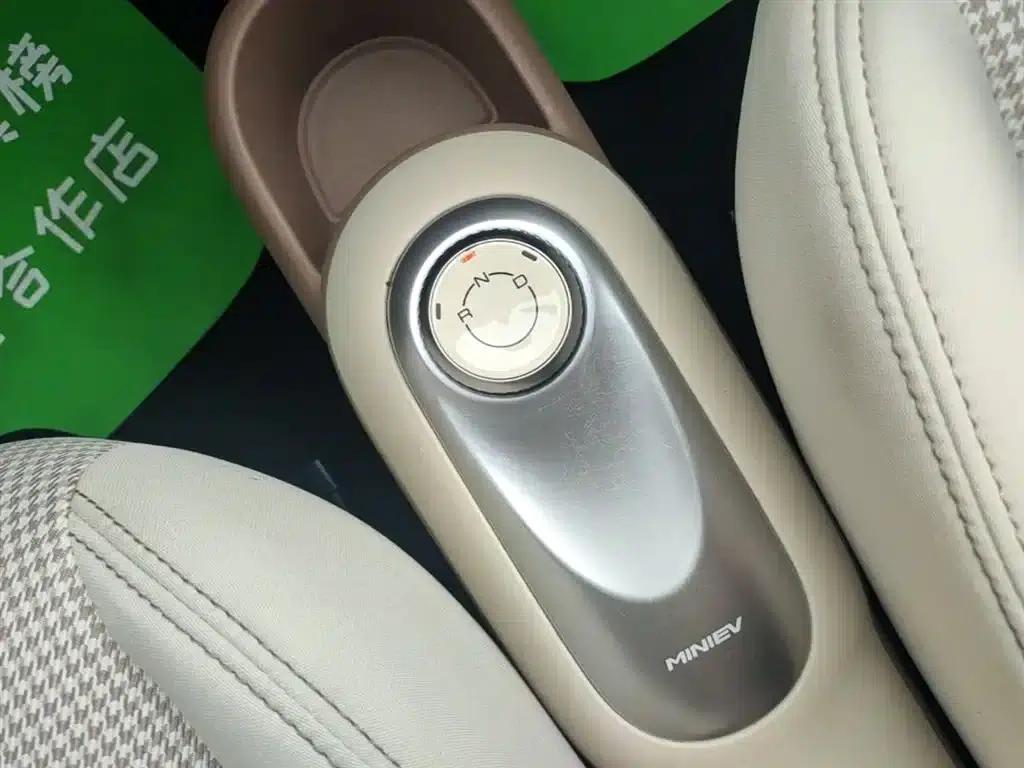Hongguang MINIEV 2025 Fourth Generation Four-Door Advanced Model — миниатюра 14