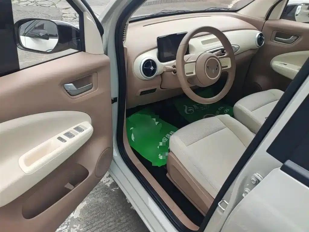 Hongguang MINIEV 2025 Fourth Generation Four-Door Advanced Model — миниатюра 16