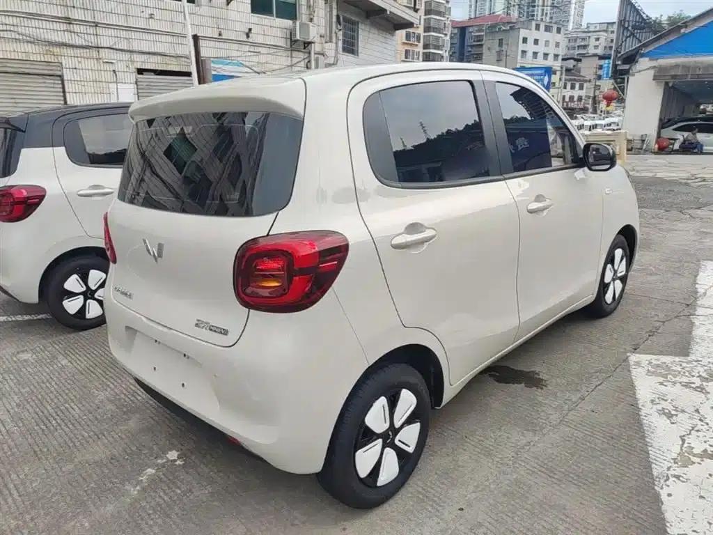 Hongguang MINIEV 2025 Fourth Generation Four-Door Advanced Model — миниатюра 7