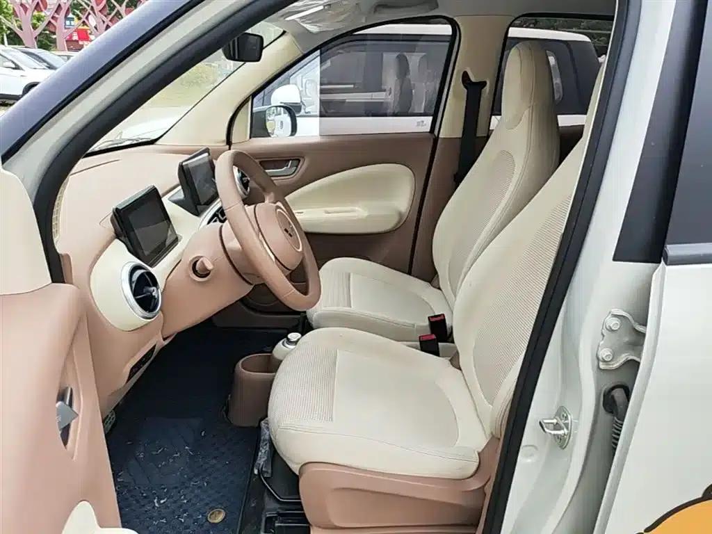 Hongguang MINIEV 2025 Fourth Generation Four-Door Premium Edition — миниатюра 15