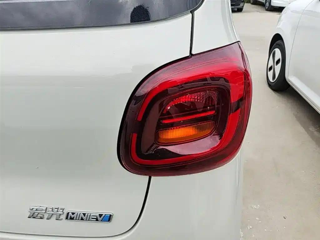 Hongguang MINIEV 2025 Fourth Generation Four-Door Premium Edition — миниатюра 8