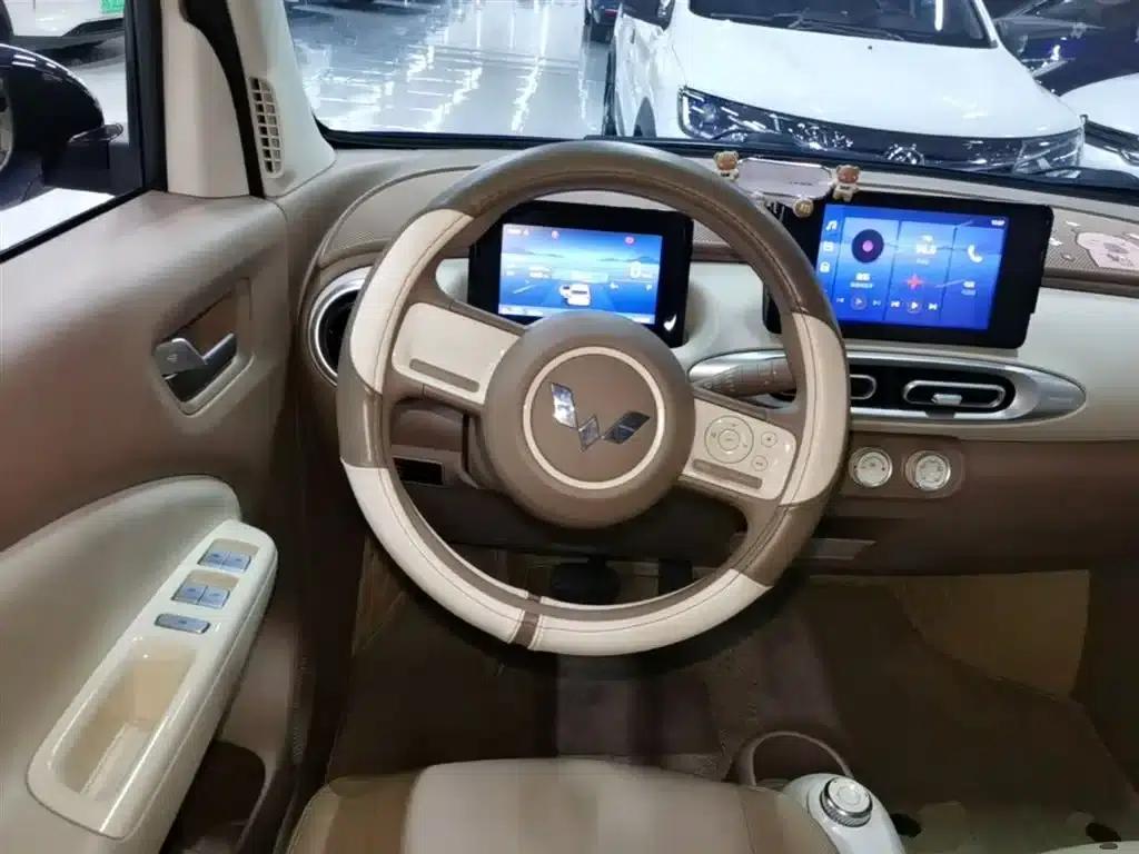 Hongguang MINIEV 2025 Fourth Generation Four-Door Premium+ Edition — миниатюра 11