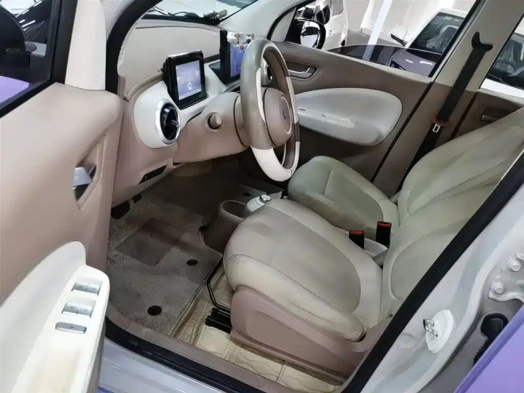 Hongguang MINIEV 2025 Fourth Generation Four-Door Premium+ Edition — миниатюра 16