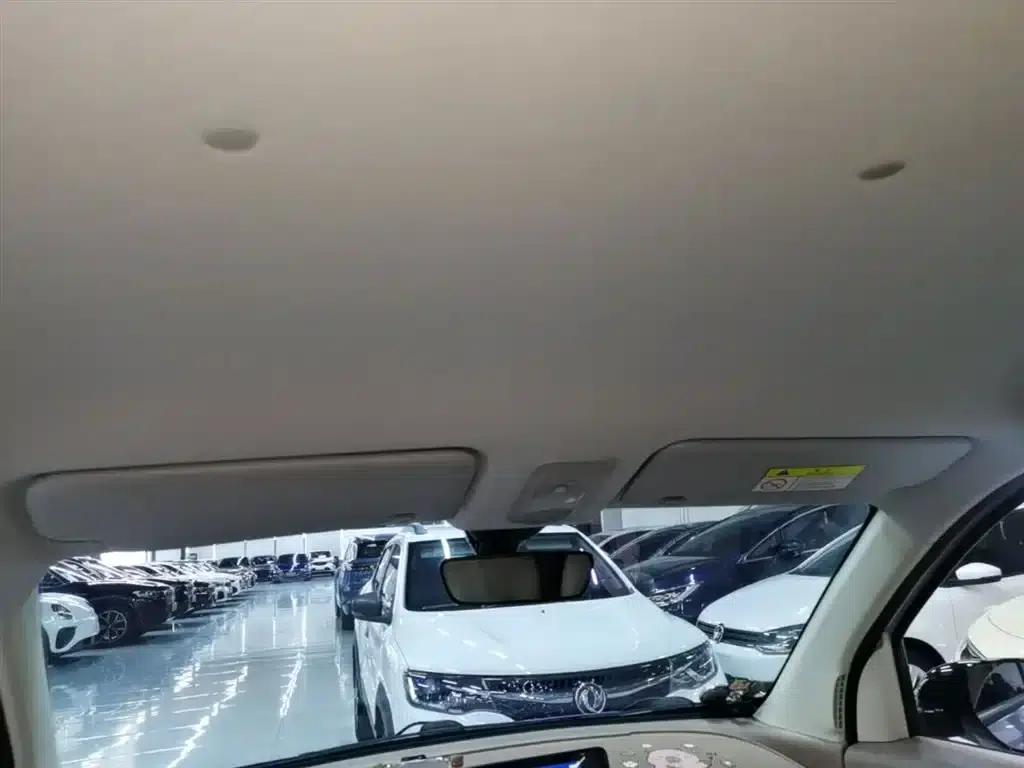 Hongguang MINIEV 2025 Fourth Generation Four-Door Premium+ Edition — миниатюра 18
