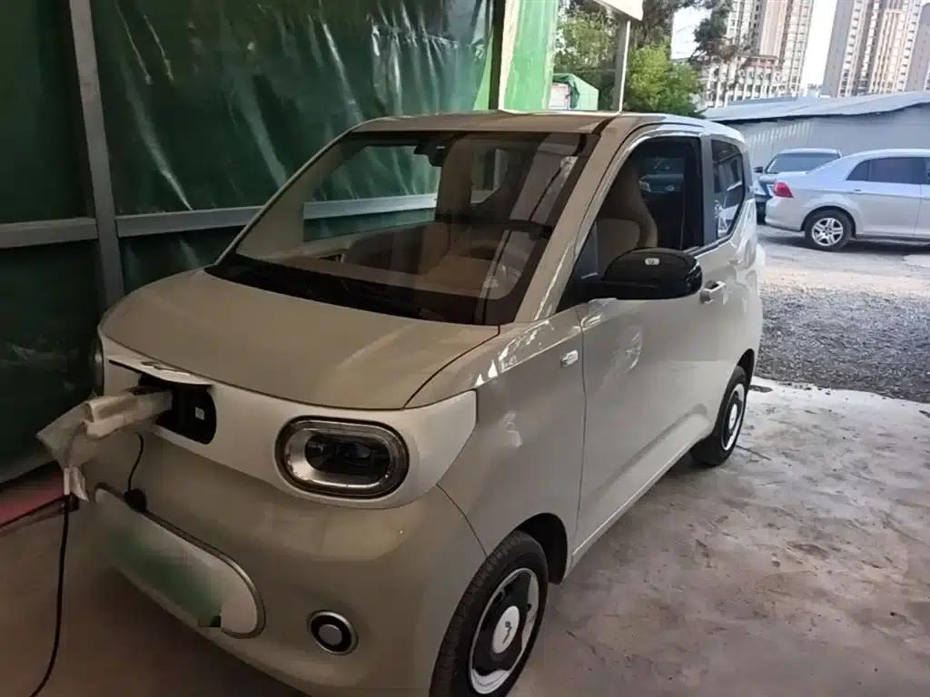 Hongguang MINIEV 2024 Third Generation 215km/h Youth Edition — миниатюра 2