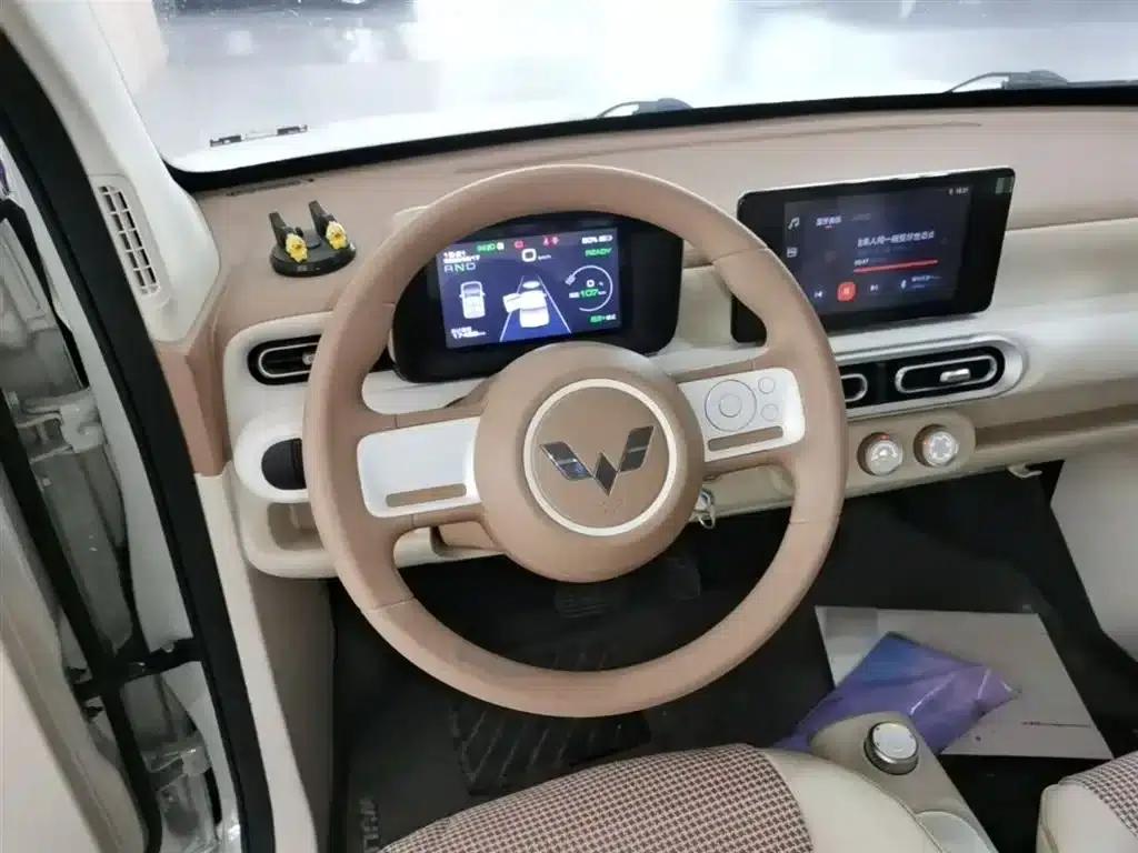 Hongguang MINIEV 2024 Third Generation 215km/h Advanced Edition — миниатюра 11