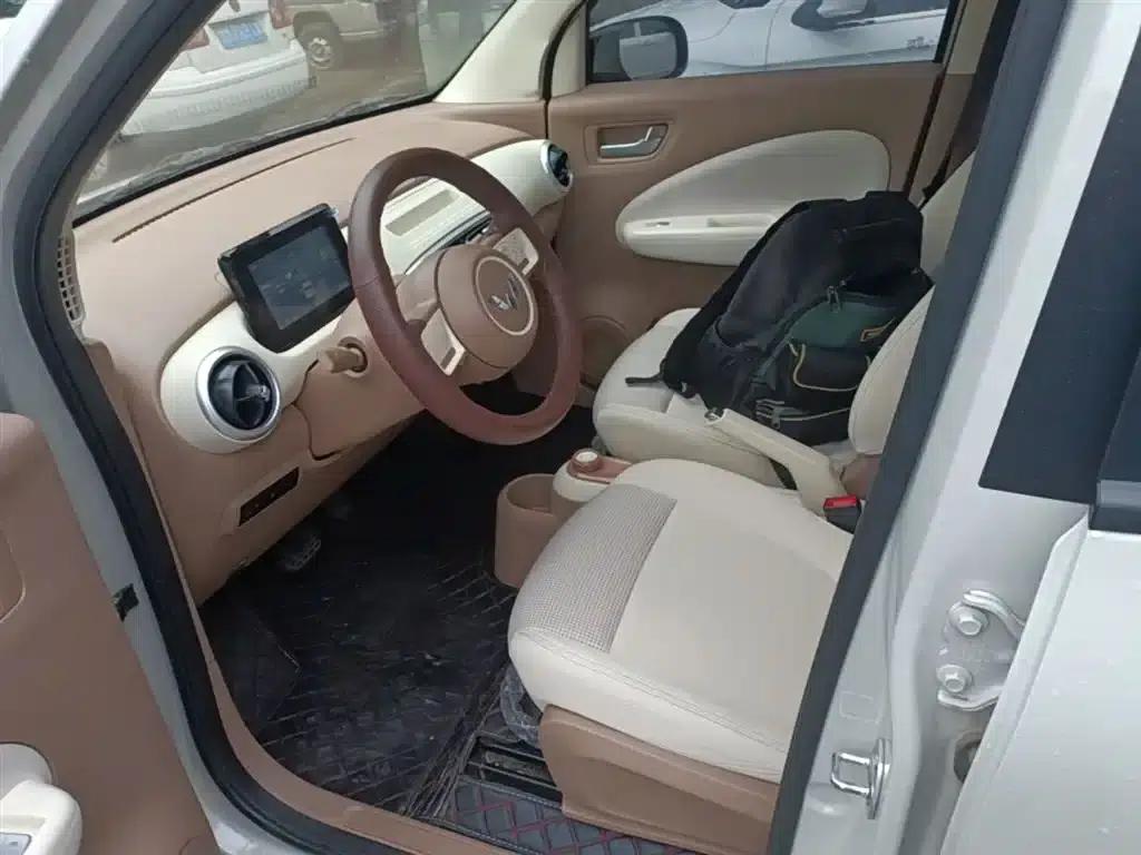 Hongguang MINIEV 2025 Fourth Generation Four-Door Advanced Model — миниатюра 15
