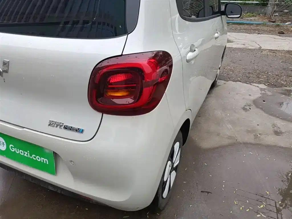Hongguang MINIEV 2025 Fourth Generation Four-Door Advanced Model — миниатюра 8