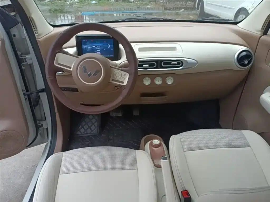 Hongguang MINIEV 2025 Fourth Generation Four-Door Advanced Model — миниатюра 10