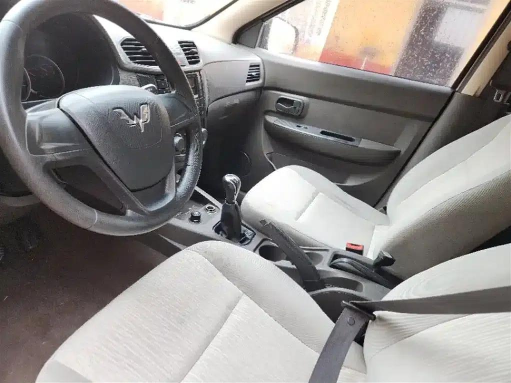 Wuling Hongguang 2015 1.5L S Basic Model (National IV Emission Standard) — миниатюра 3