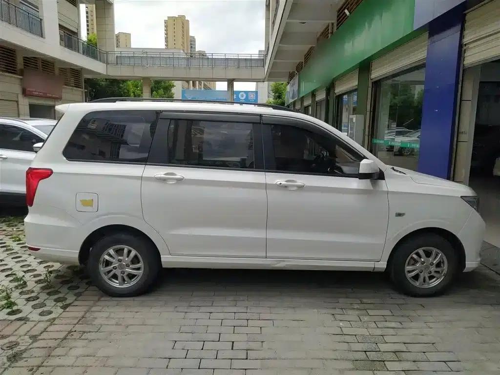 Wuling Hongguang 2018 1.5L S Comfort Model L2B — миниатюра 4