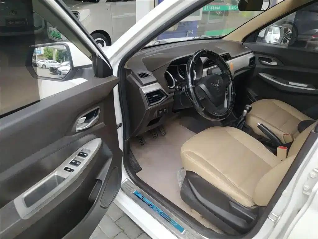 Wuling Hongguang 2018 1.5L S Comfort Model L2B — миниатюра 9