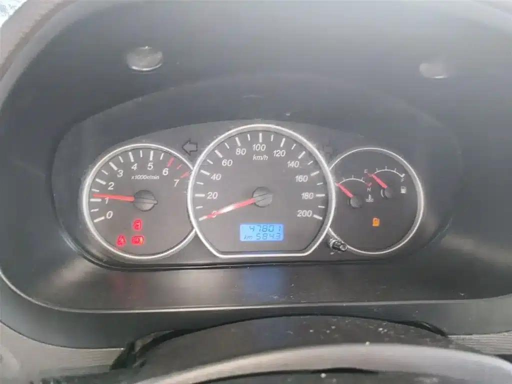 Wuling Hongguang 2014 1.5L S Standard Edition — миниатюра 12