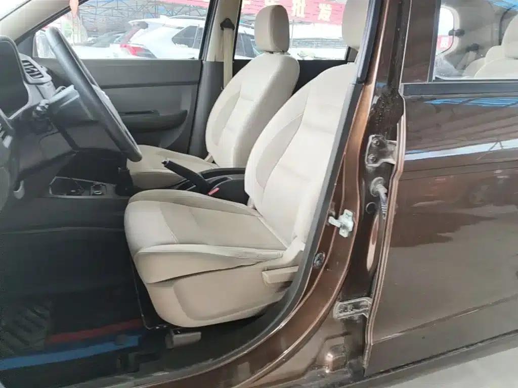 Wuling Hongguang 2014 1.5L S Standard Edition — миниатюра 15
