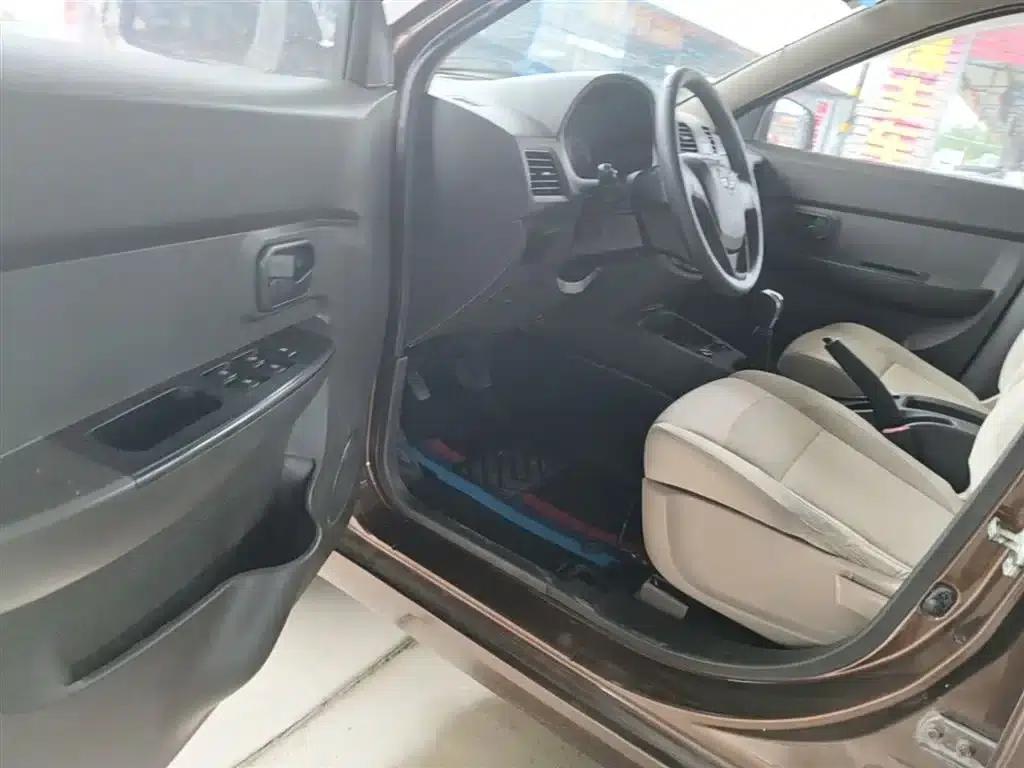 Wuling Hongguang 2014 1.5L S Standard Edition — миниатюра 16