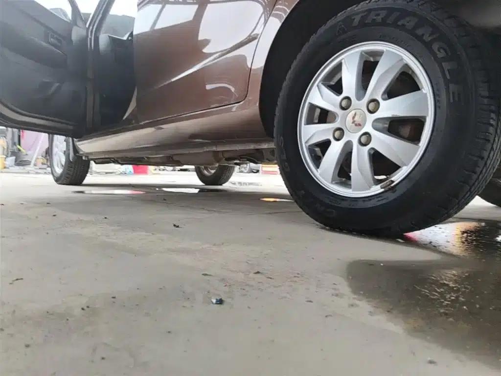 Wuling Hongguang 2014 1.5L S Standard Edition — миниатюра 22