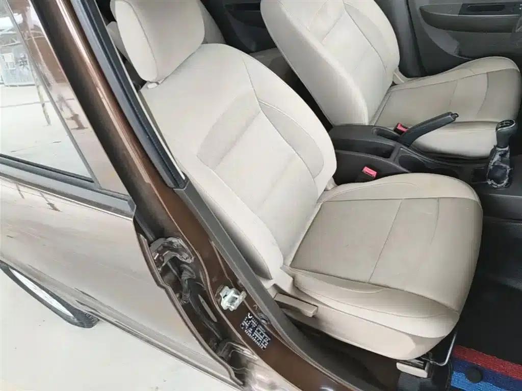 Wuling Hongguang 2014 1.5L S Standard Edition — миниатюра 25