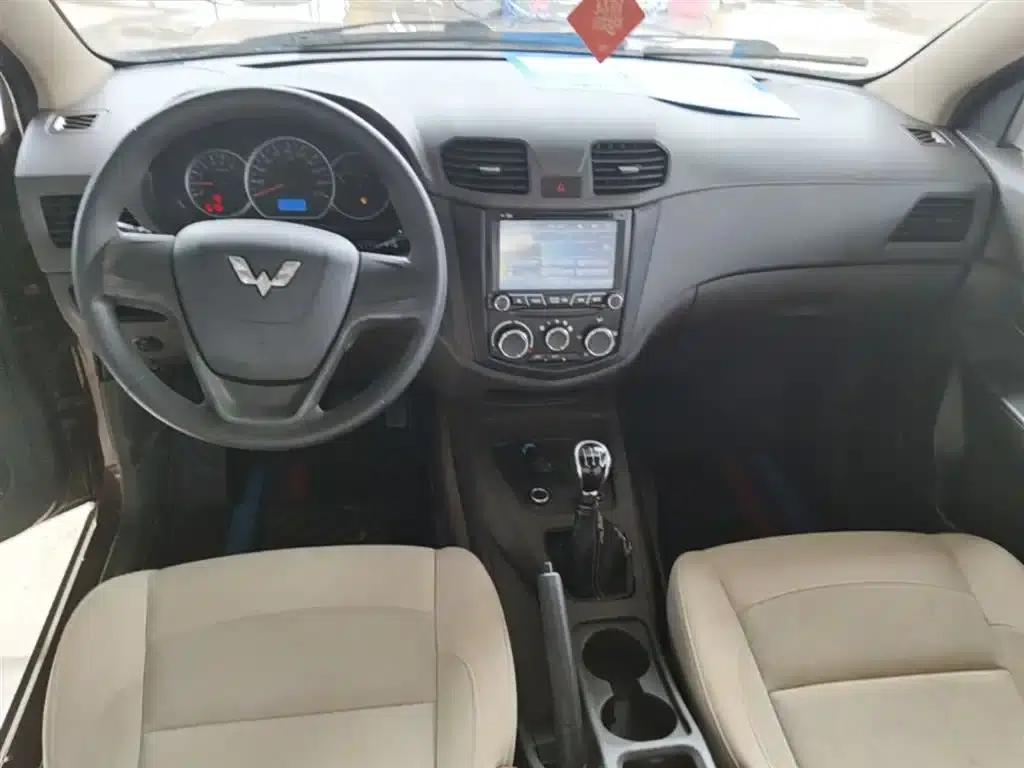 Wuling Hongguang 2014 1.5L S Standard Edition — миниатюра 10