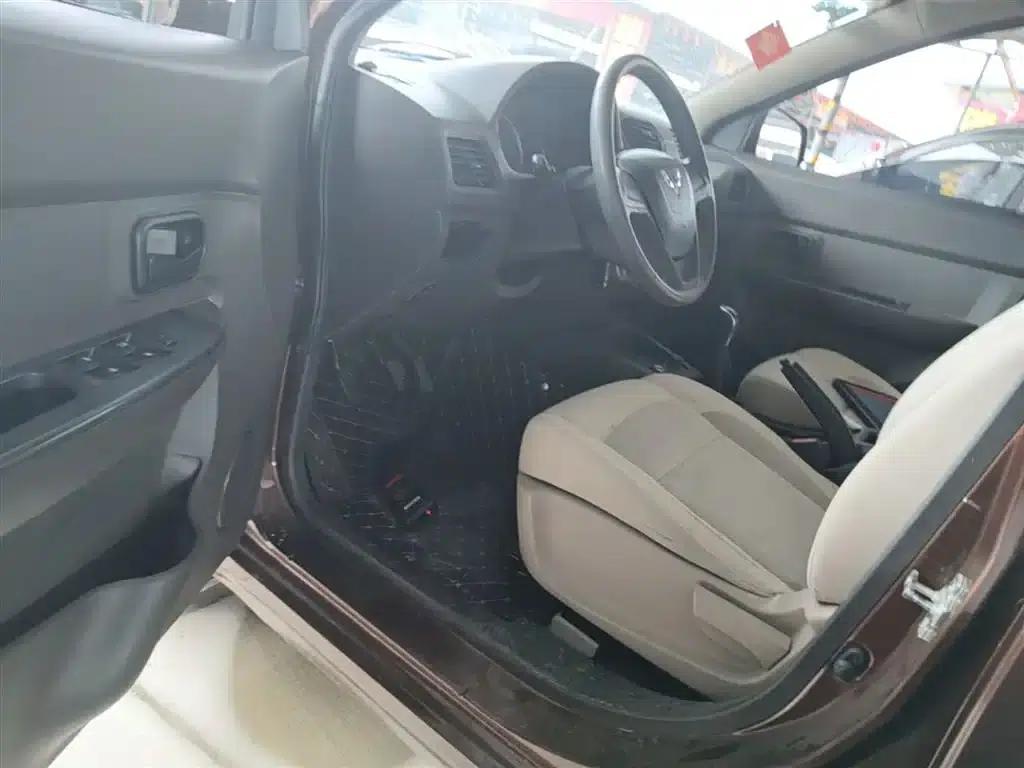 Wuling Hongguang 2014 1.5L S Standard Edition — миниатюра 16