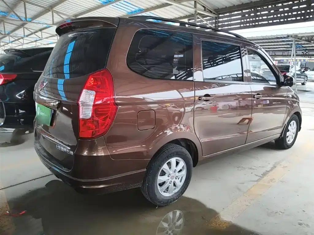 Wuling Hongguang 2014 1.5L S Standard Edition — миниатюра 7