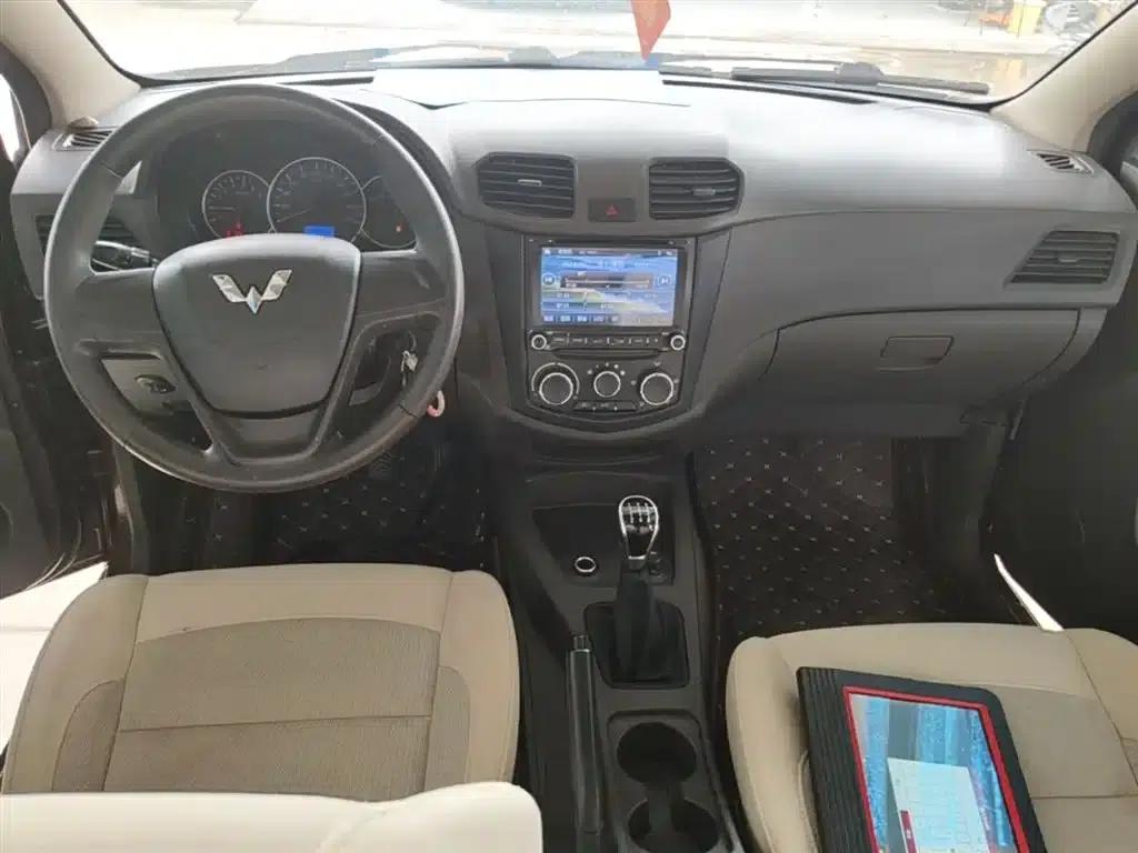Wuling Hongguang 2014 1.5L S Standard Edition — миниатюра 10