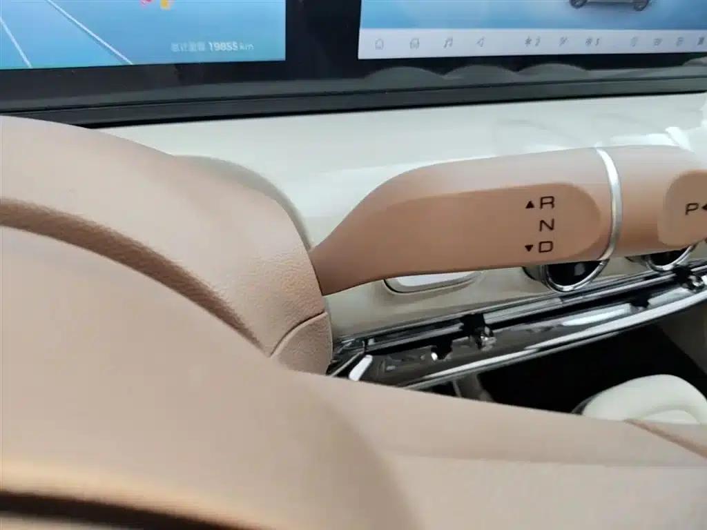 Wuling Bingo 2025 Model, 333km Range, Lingxi Connected Edition — миниатюра 14