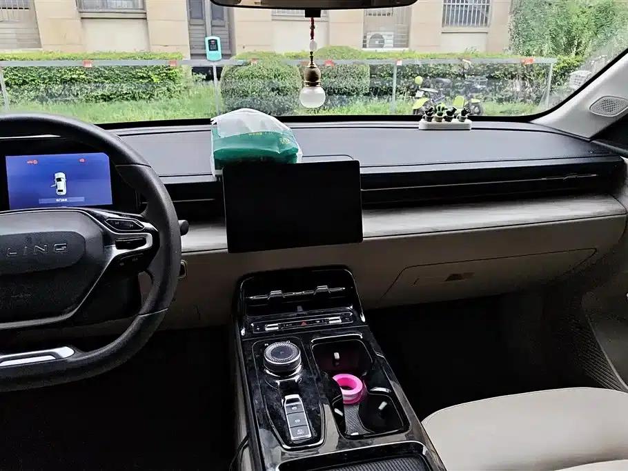 Wuling Xingguang 2023 Model 70 Standard Edition — миниатюра 13