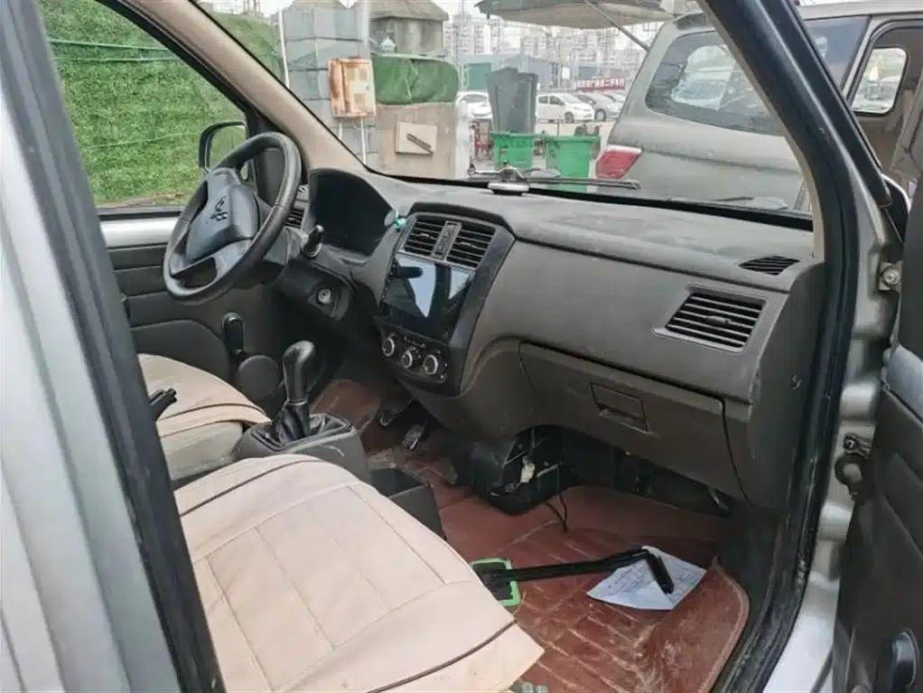 Wuling Rongguang 2014 1.2L S Basic Model — миниатюра 6