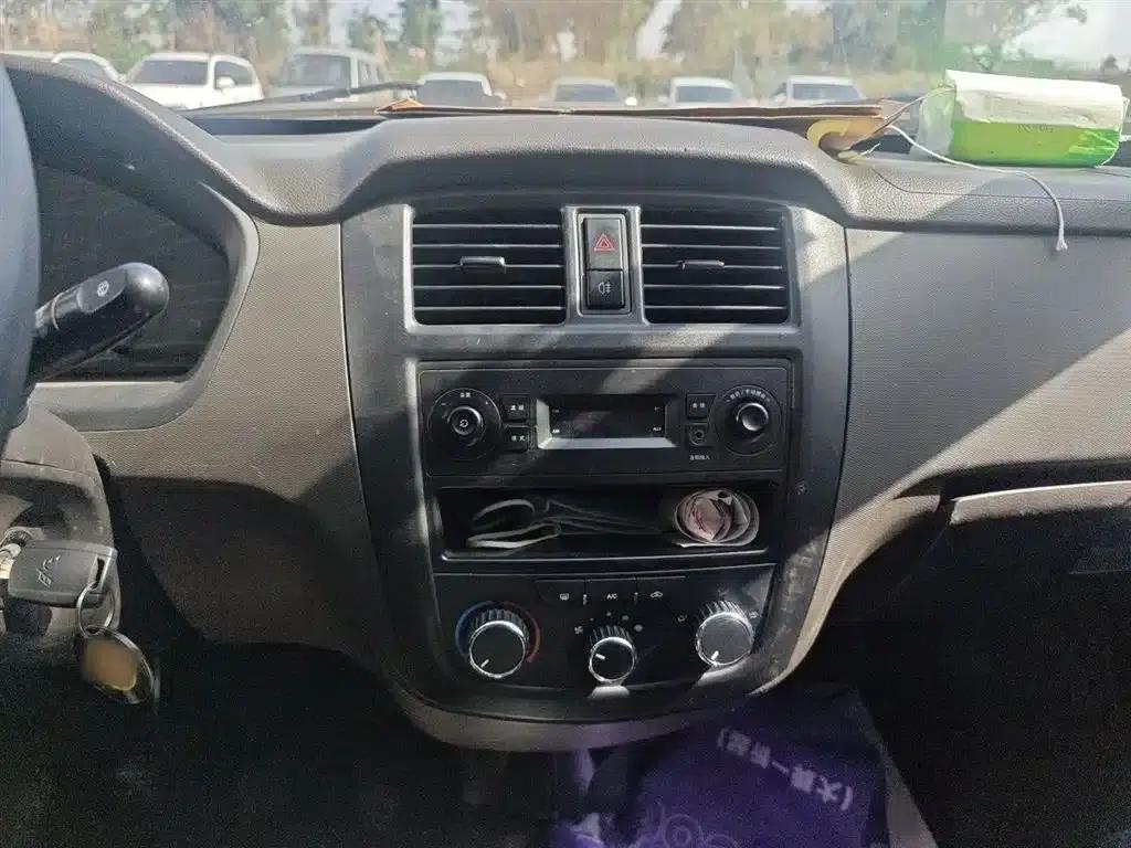 Wuling Rongguang 2014 1.2L S Basic Model — миниатюра 6