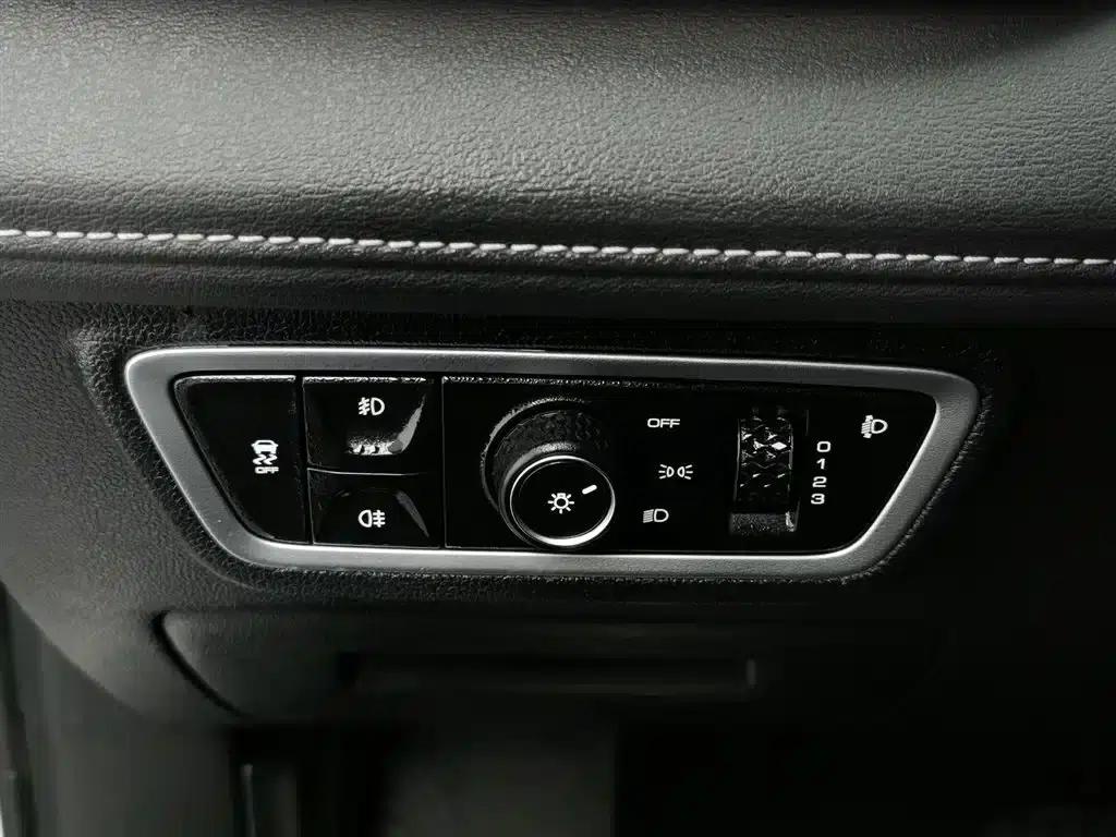 Wuling Capgemini 2020 1.5T CVT Flagship Edition — миниатюра 21
