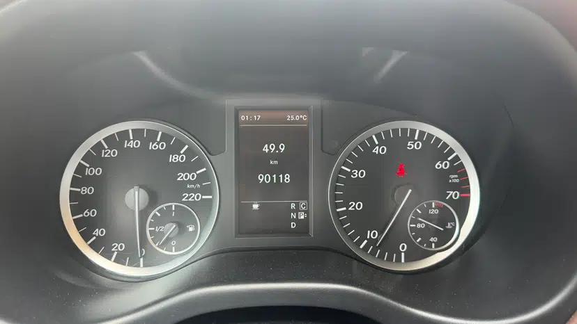 Mercedes-Benz Vito 2018 2.0T Elite Version 7 Seats China VI Emission Standard — миниатюра 11