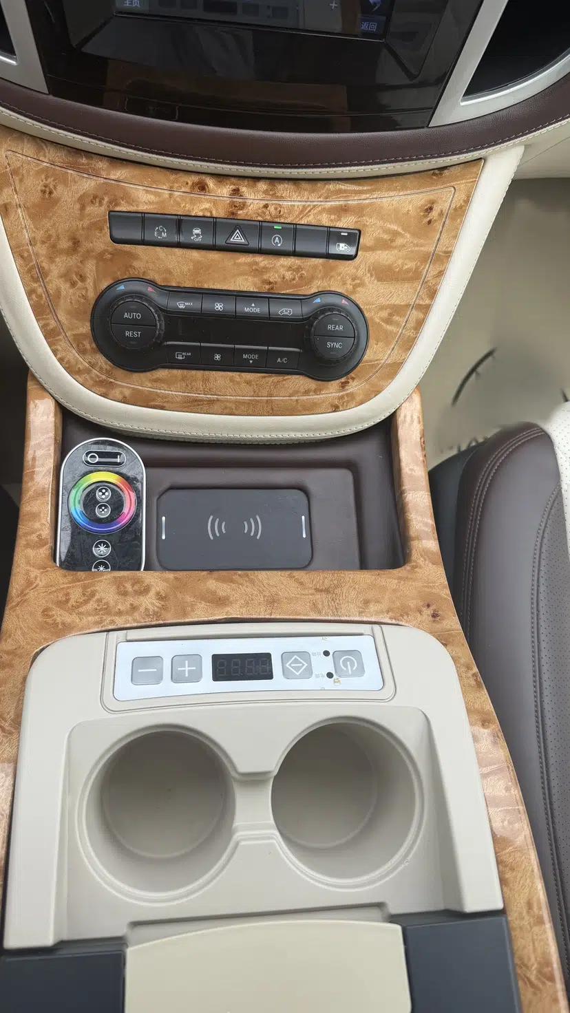 Mercedes-Benz Vito 2018 2.0T Elite Version 7 Seats China VI Emission Standard — миниатюра 20