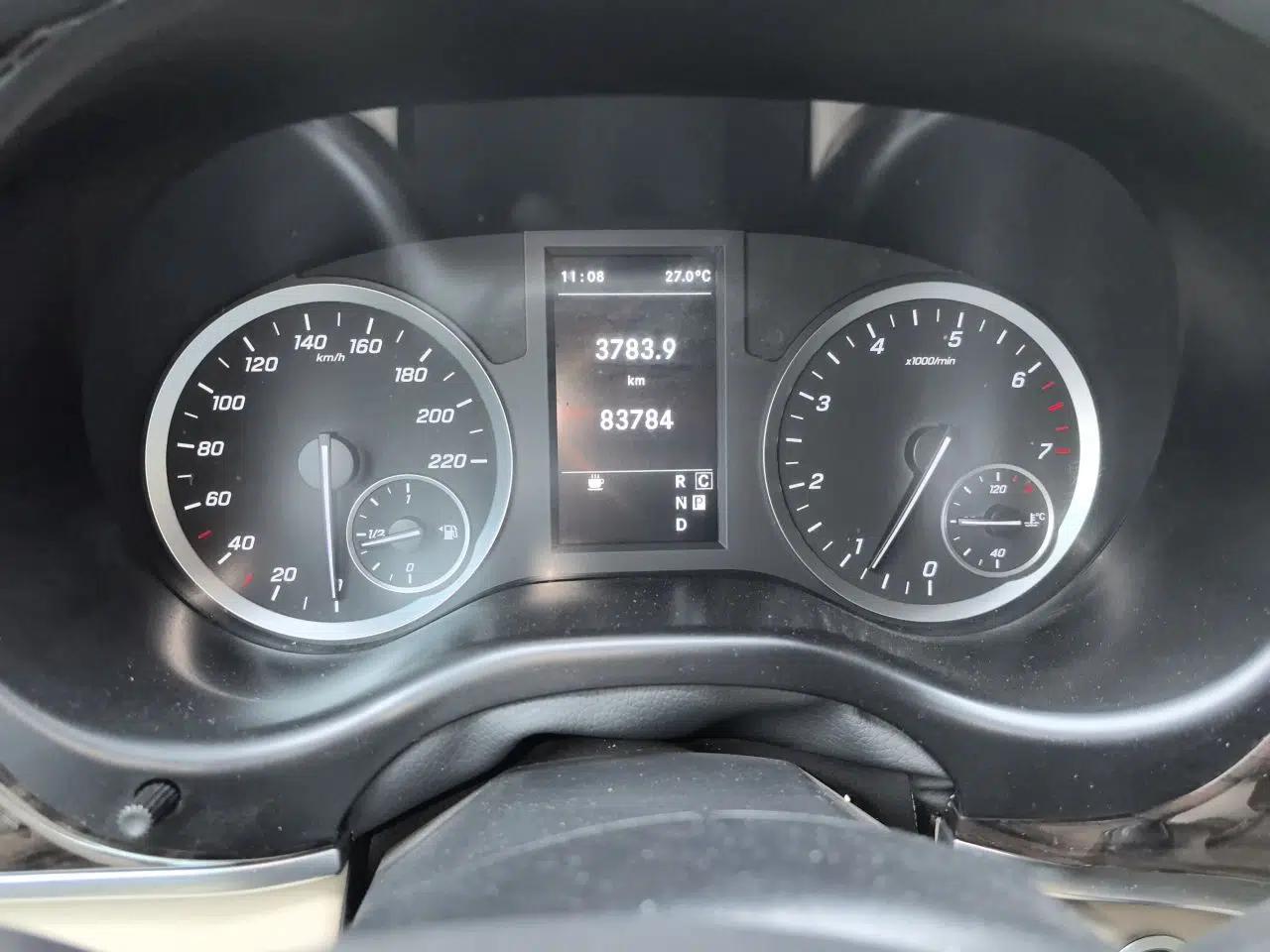 Mercedes-Benz Vito 2021 2.0T Elite Version 7 Seats — миниатюра 12