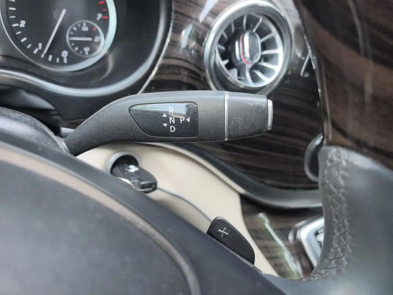 Mercedes-Benz Vito 2021 2.0T Elite Version 7 Seats — миниатюра 15