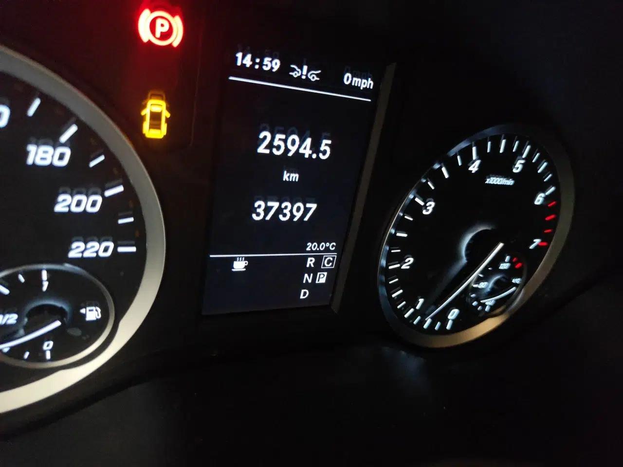 Mercedes-Benz Vito 2023 2.0T Business Version 7 Seats — миниатюра 13