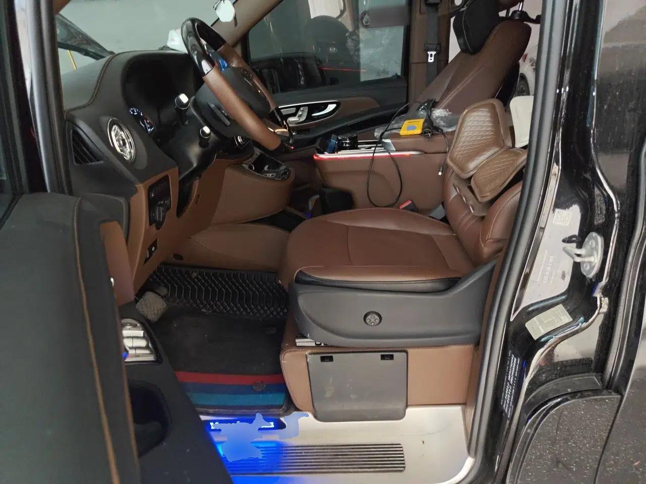 Mercedes-Benz Vito 2023 2.0T Business Version 7 Seats — миниатюра 16
