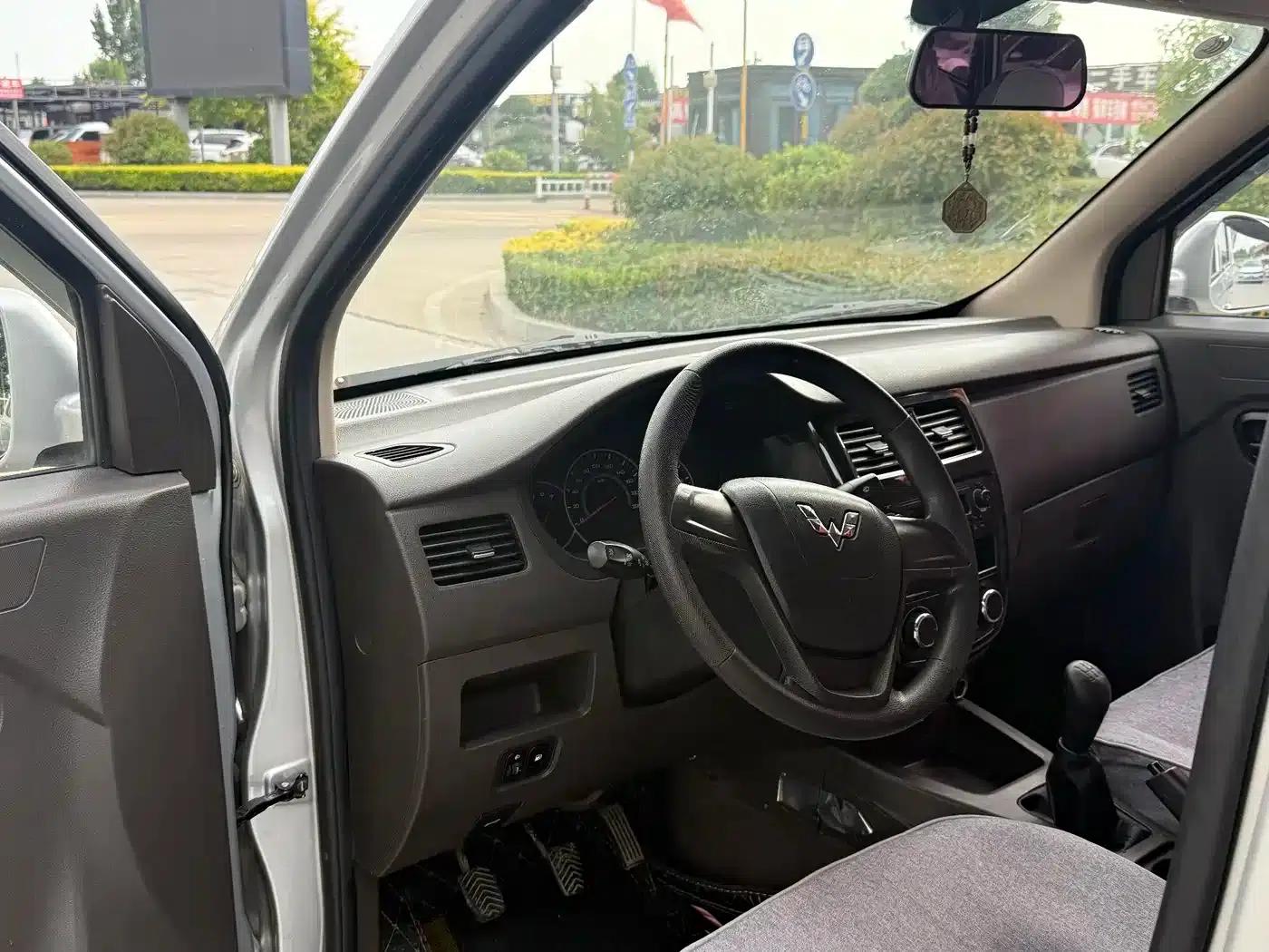 Wuling Rongguang V 2016 1.5L Standard Edition — миниатюра 6