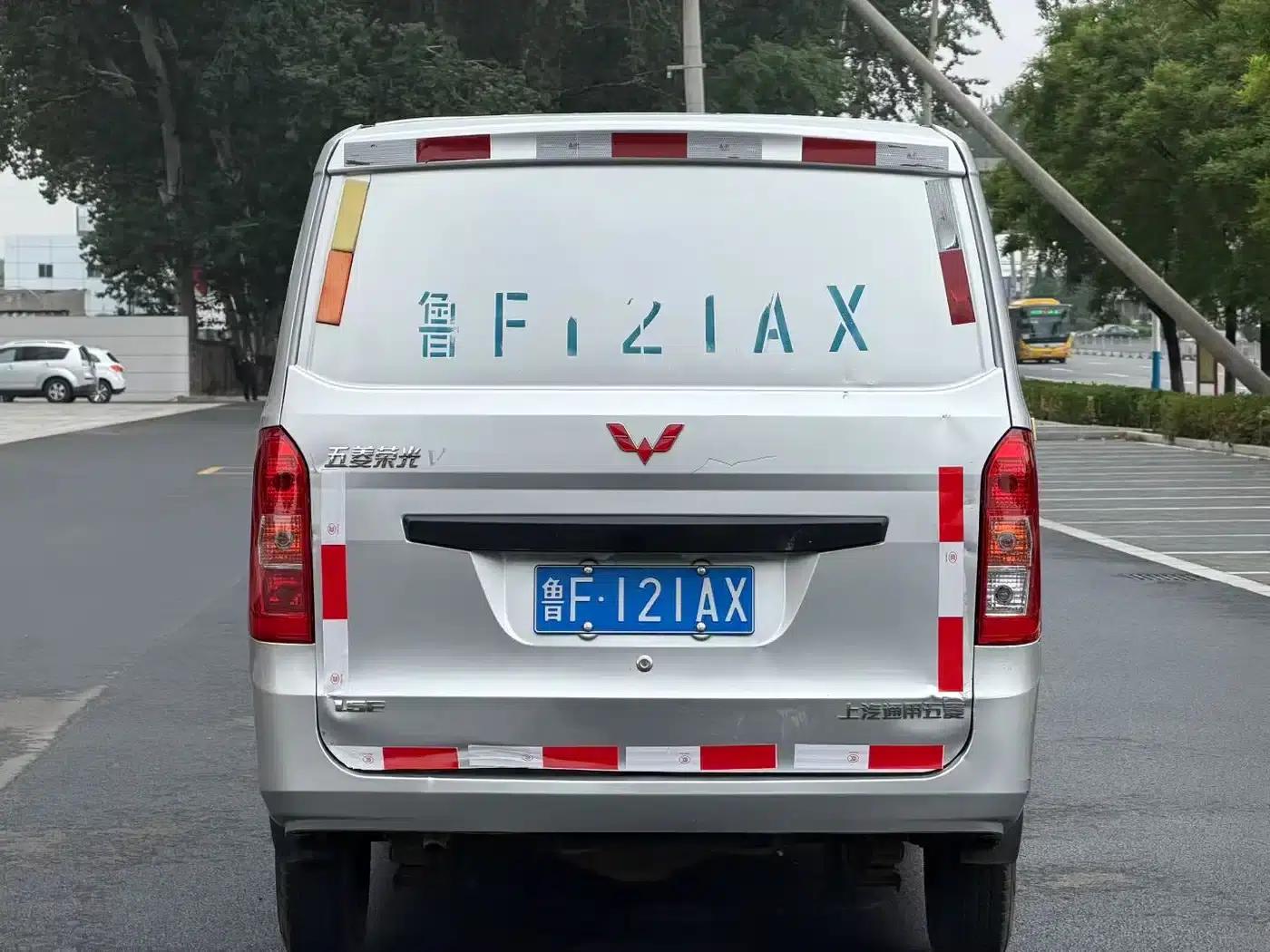 Wuling Rongguang V 2019 1.5L Van Truck - Practical Model — миниатюра 5