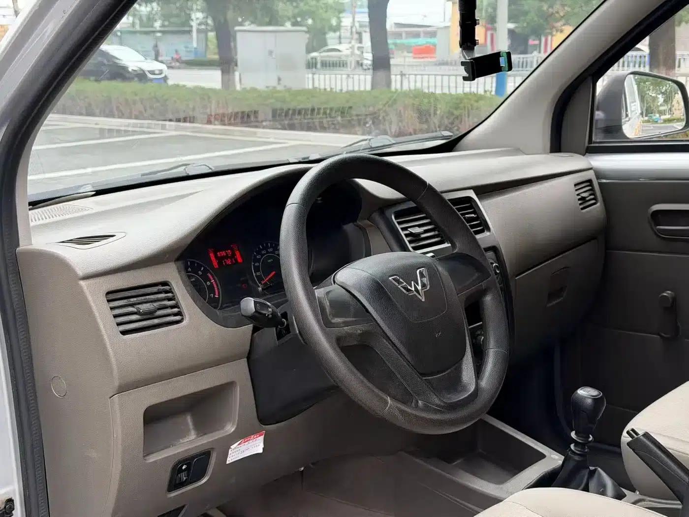 Wuling Rongguang V 2019 1.5L Van Truck - Practical Model — миниатюра 7